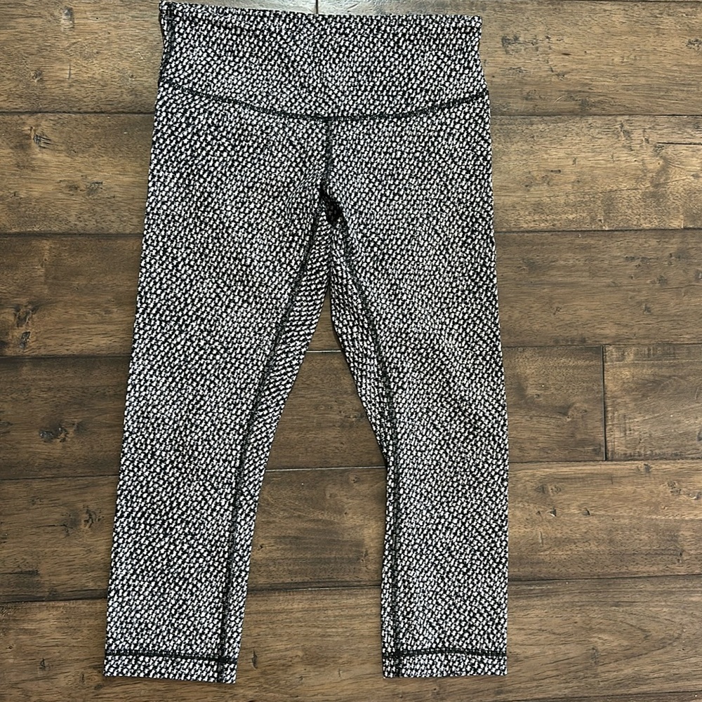 Lululemon Wunder Under crop 21” Full-On Luon leggings
